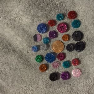 💜Pack of 25 resin buttons